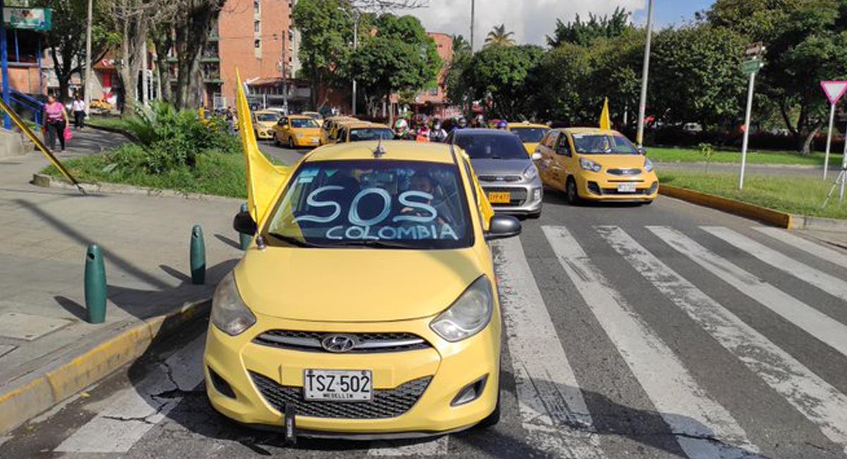Los taxistas del país protestarán por las medidas de regularización de los servicios de transporte a través de plataformas tecnológicas. Foto: Twitter @TheWorldTaxi1