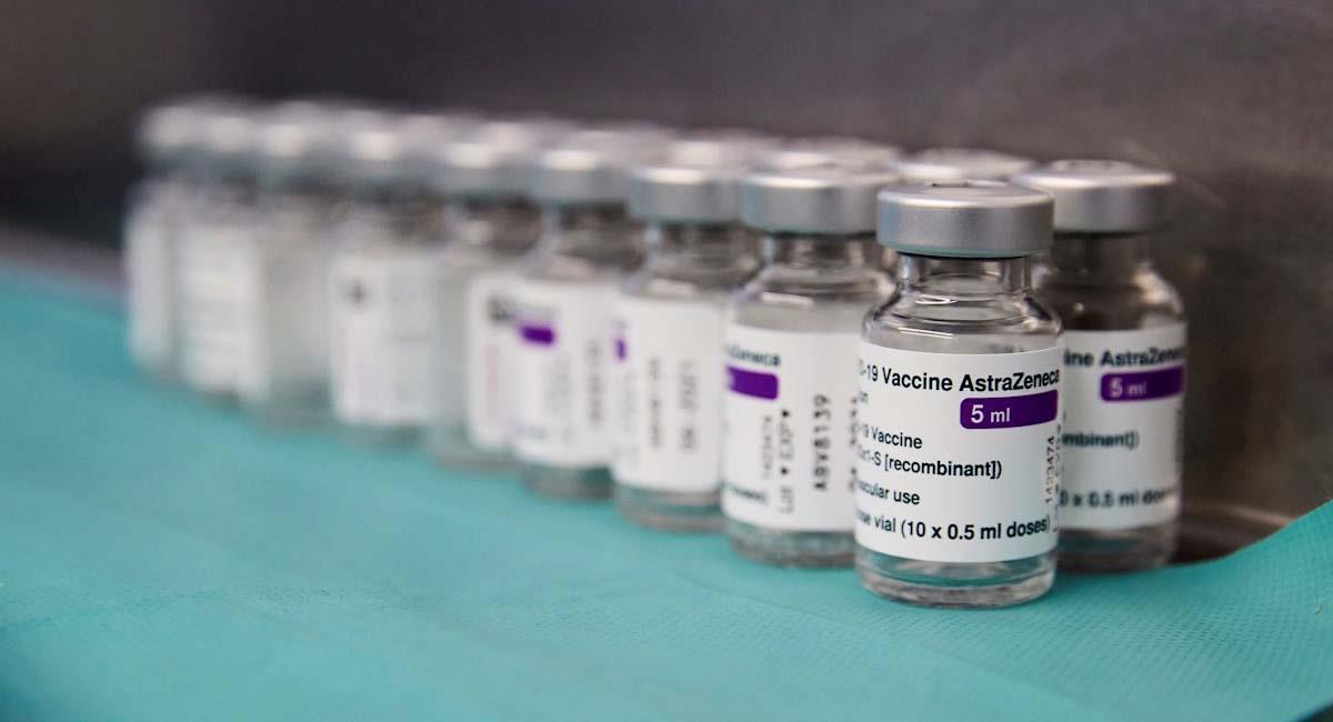 Dosis de la vacuna de AstraZeneca contra la COVID-19. Foto: EFE