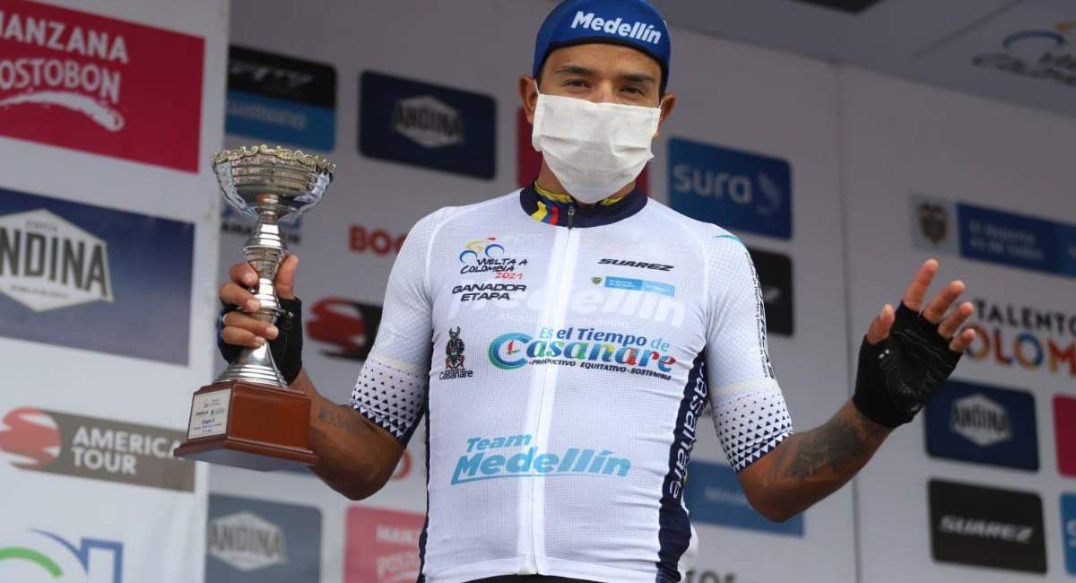 Robinson Chalapud gana la etapa 7 de la Vuelta a Colombia. Foto: Twitter @Vueltacolombia1