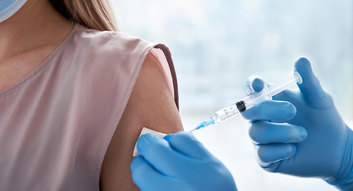 Cuidado: esto es lo que debes y no debes hacer al vacunarte del coronavirus. Foto: Shutterstock