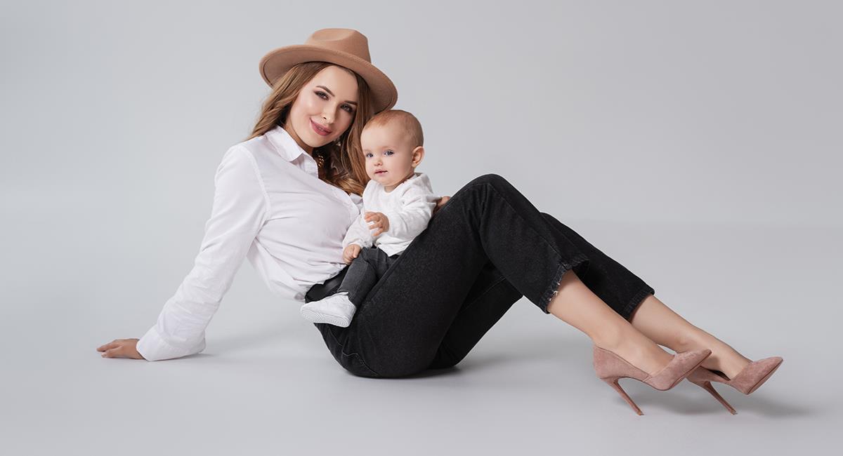 4 looks que no pueden faltar en tu closet si acabas de tener un bebé. Foto: Shutterstock