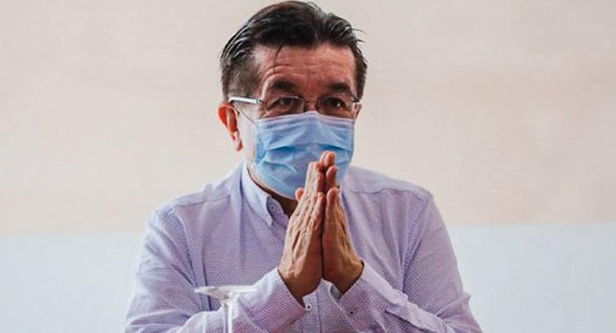 El Ministro de Salud, Fernando Ruíz Gómez ha sido abanderado de la vacunación contra la COVID-19 y espera pronto poder lograr la aplicación de 200.000 dosis diarias. Foto: Twitter @MinSaludCol