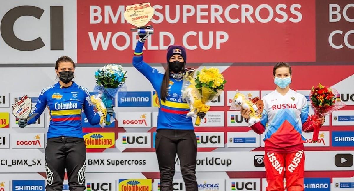 Mariana Pajón queda campeona de la tercera válida del Mundial de BMX que se celebró en Bogotá. Foto: Twitter @UCI_BMX_SX