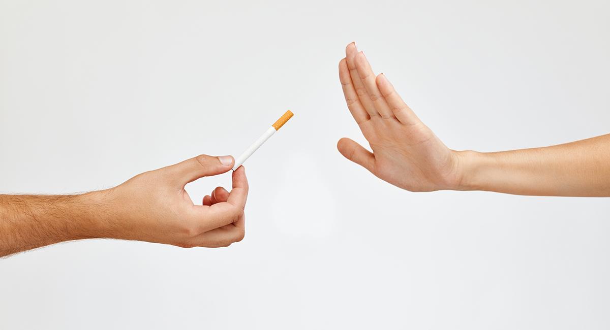 Experto comparte 3 tips para las personas que quieren dejar de fumar. Foto: Shutterstock
