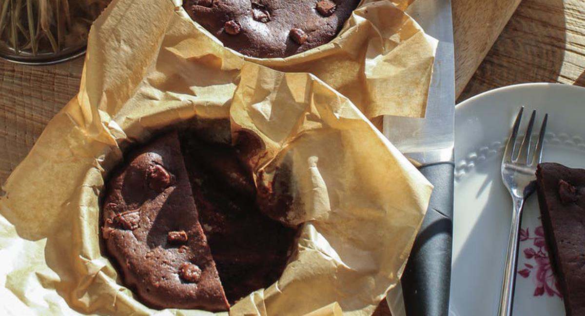Los bizcochos de chocolate, son una excelente opción muy rápida de hacer un postre. Foto: Pixabay