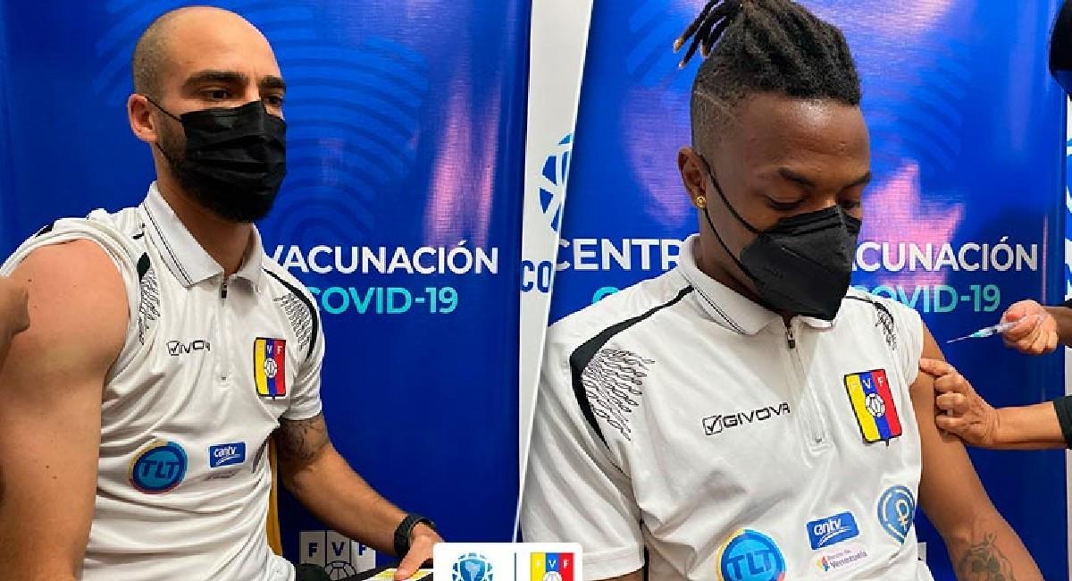 Jugadores de la Selección de Venezuela fueron vacunados contra la COVID-19. Foto: Twitter @FVF_oficial