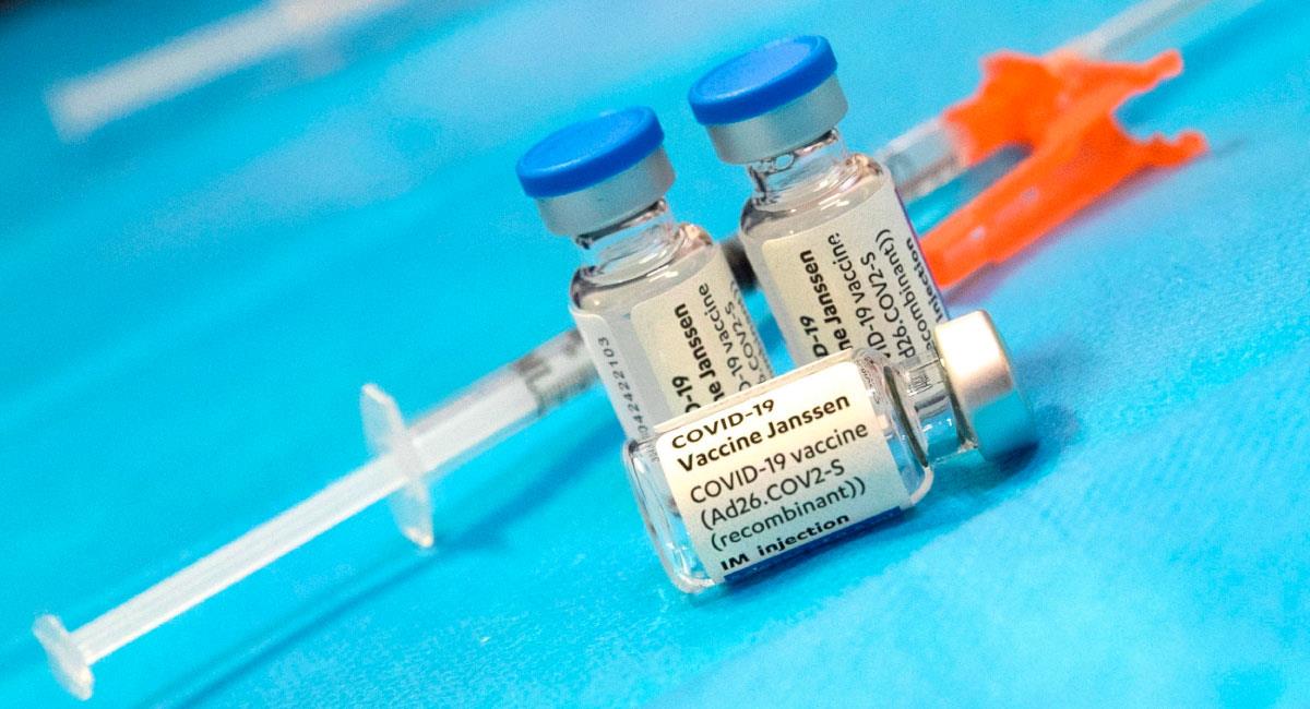 Gerson Bermont resaltó que a Colombia han llegado 18,3 millones de vacunas contra el Covid. Foto: EFE