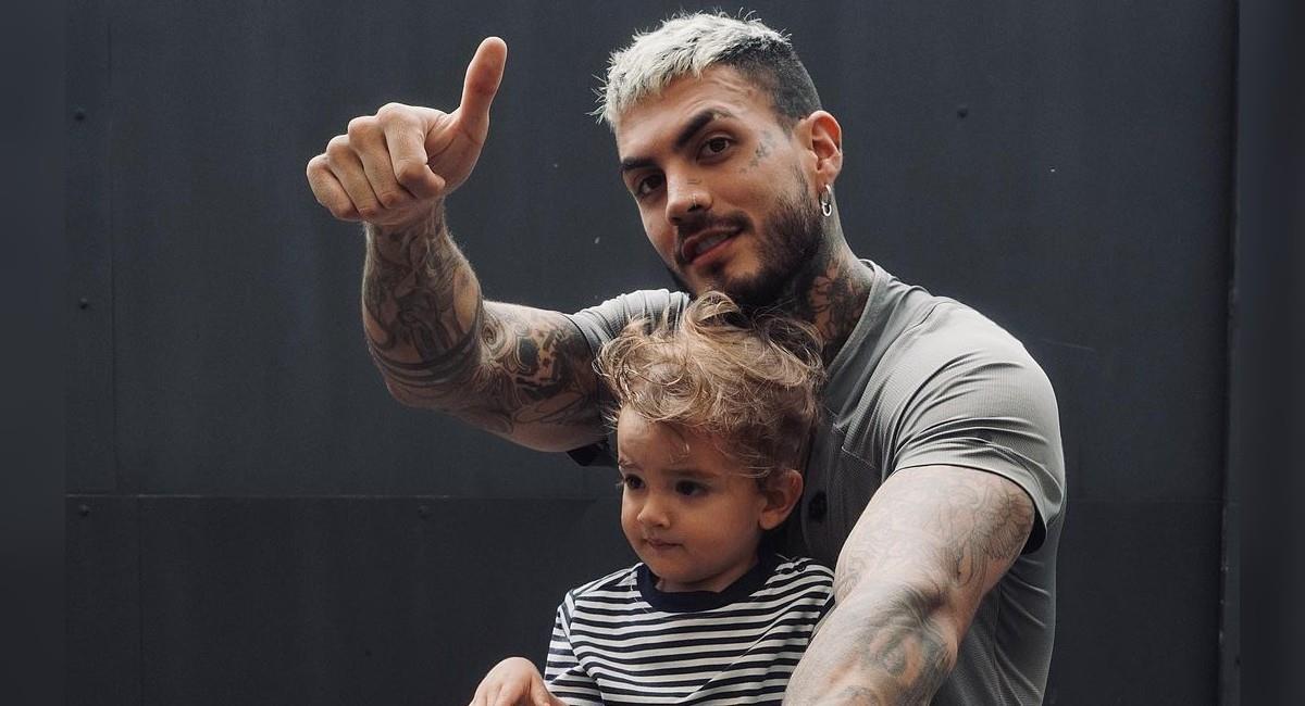 Mateo se defiende de las críticas por la foto con su hijo usando filtro de tatuajes. Foto: Instagram