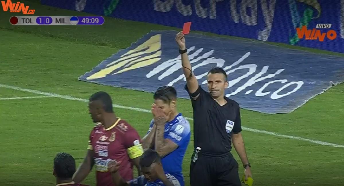 El momento que vio la roja Chicho Arango ante Deportes Tolima. Foto: Twitter @WinSportsTV