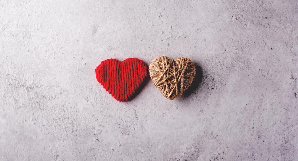 Hechizos de amor: pasos para hacer un “amarre” de amor con miel y rosas. Foto: Shutterstock