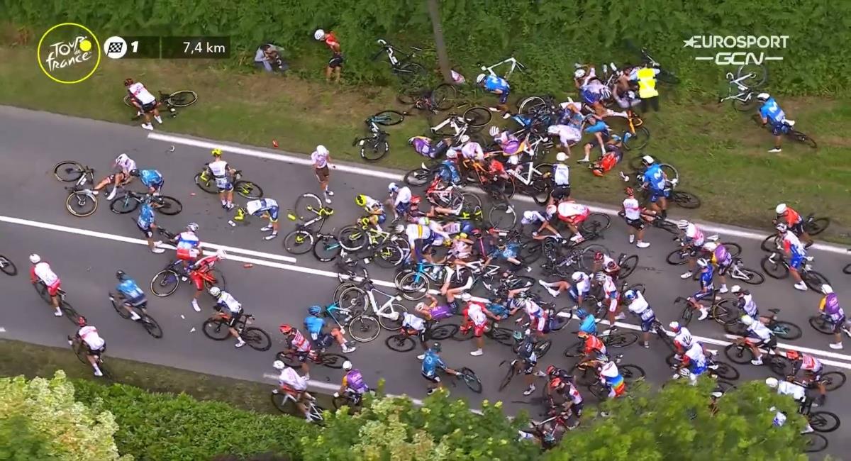 Así fue la segunda caída en el Tour de Francia. Foto: Twitter Prensa redes Tour de Francia.