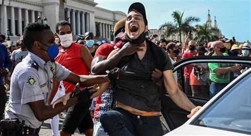 Gobierno de Cuba ahoga protestas sociales con un gran apagón digital