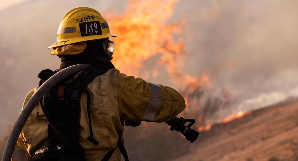 California registra uno de los incendios más grandes del país. Foto: Twitter @stereo100xela