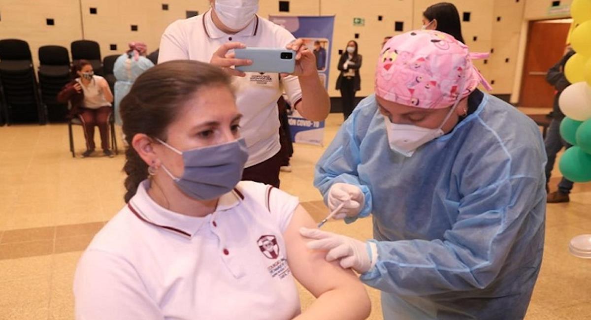 Cundinamarca continúa con el proceso de inmunización para mayores de 18 años. Foto: Gobernación de Cundinamarca
