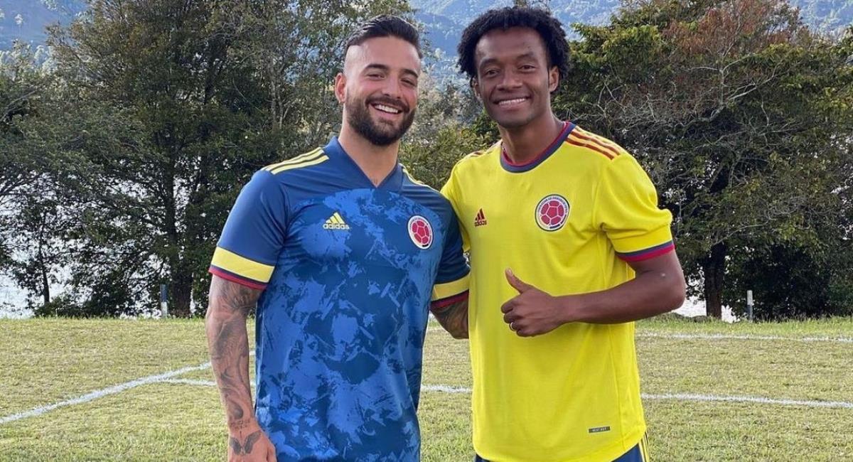 Cuadrado con Maluma jugando fútbol. Foto: Instagram Prensa redes Juan Cuadrado.