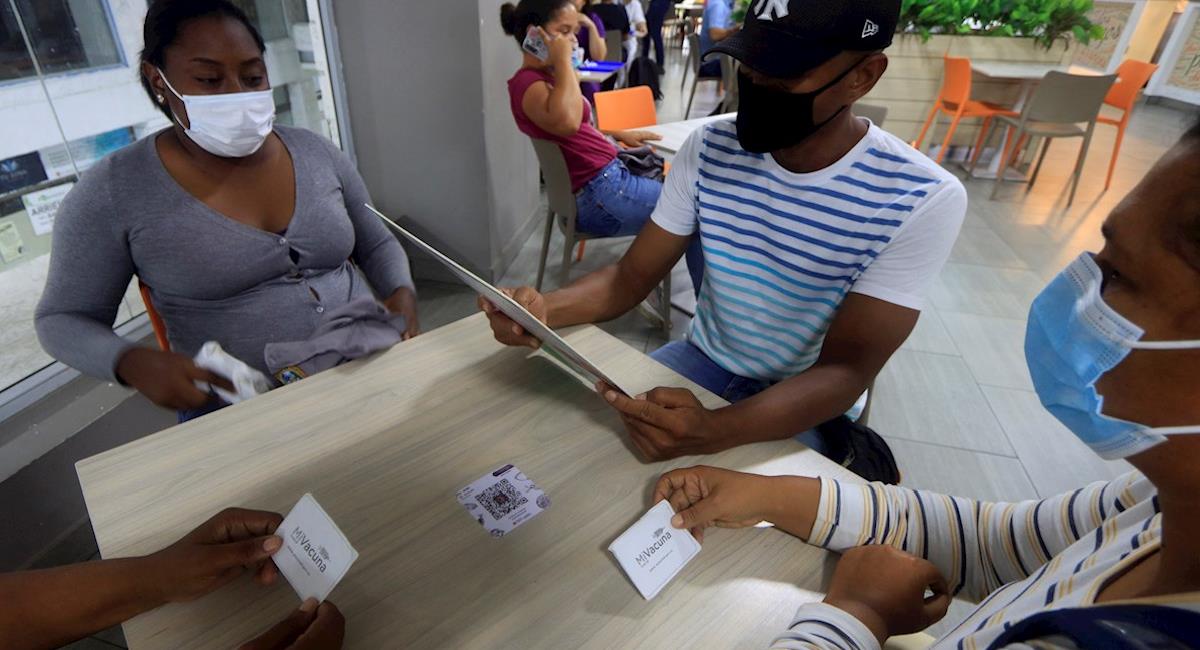 Descuentos en centros comerciales de Colombia con certificado de vacunación. Foto: EFE