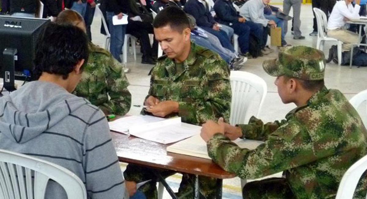 El Ministerio de Defensa y Ejército Nacional adelantarán jornadas de amnistía para remisos. Foto: Twitter @AyitoMendez