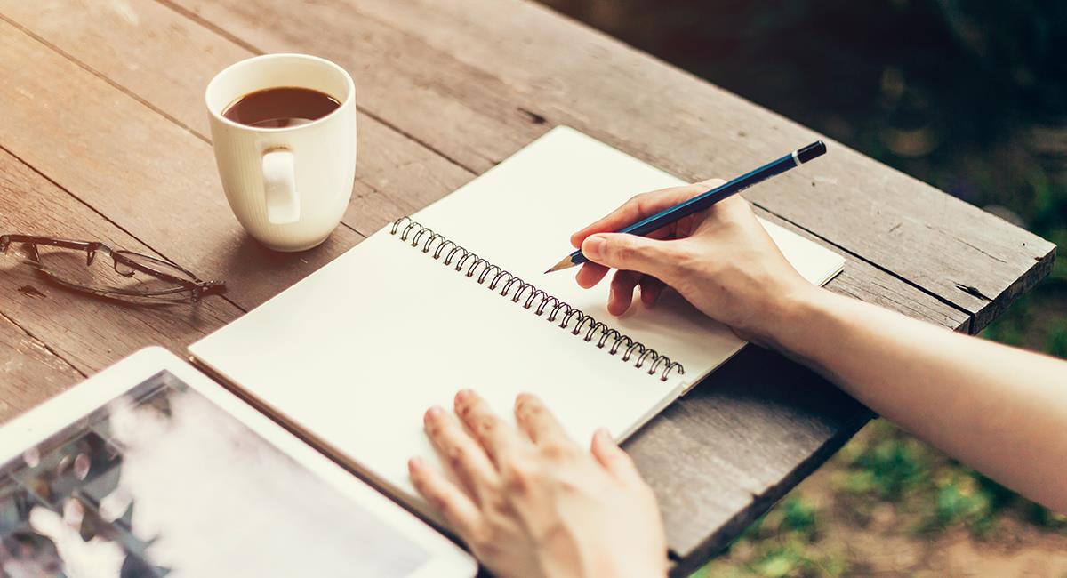 Expertos revelan por qué deberías escribir a mano siempre. Foto: Shutterstock