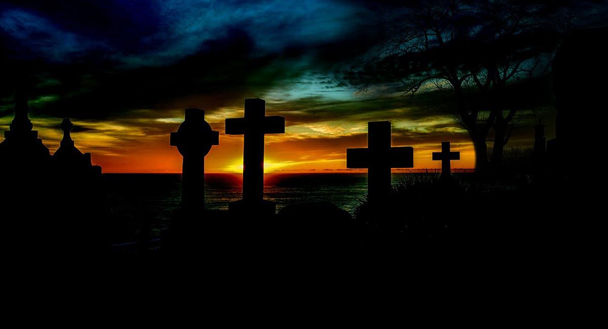 Los creyentes 'apadrinan' una tumba NN y "esperan por los favores". Foto: Pixabay