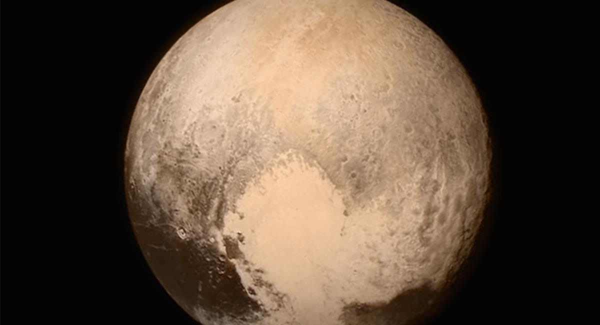 Los expertos en astronomía "degradaron" de categoría a Plutón hace 15 años. Foto: Twitter @NASA