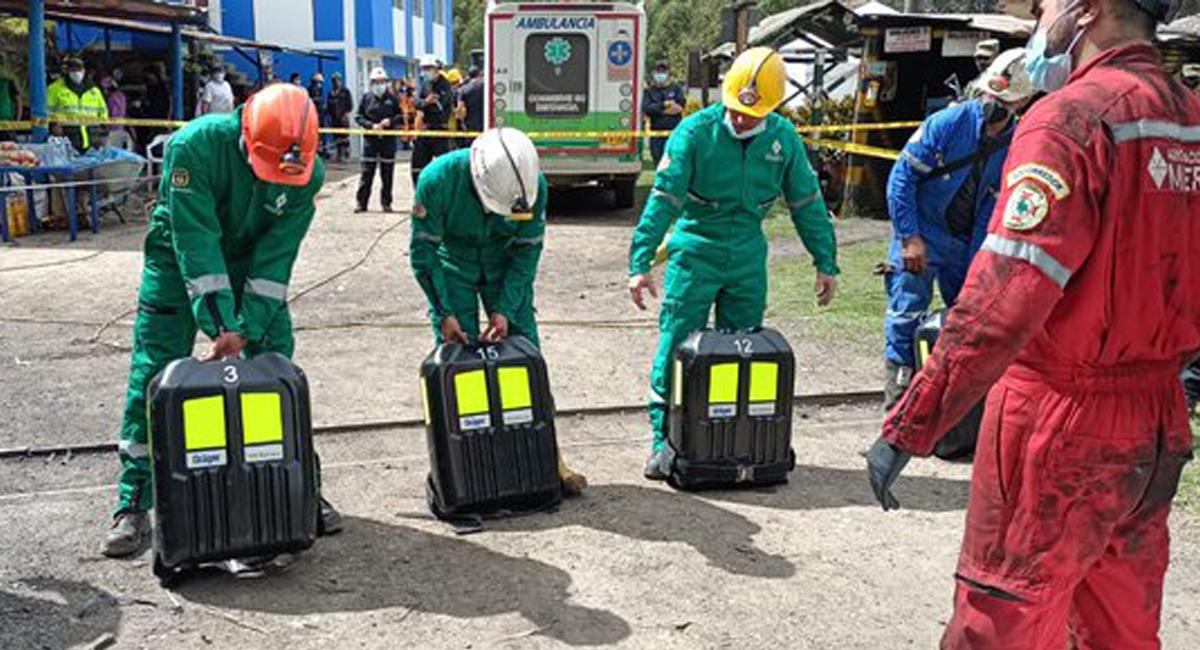 Socorristas de diferentes organismos participaron en la recuperación de los cuerpos de mineros en Tópaga. Foto: Twitter @ANMColombia