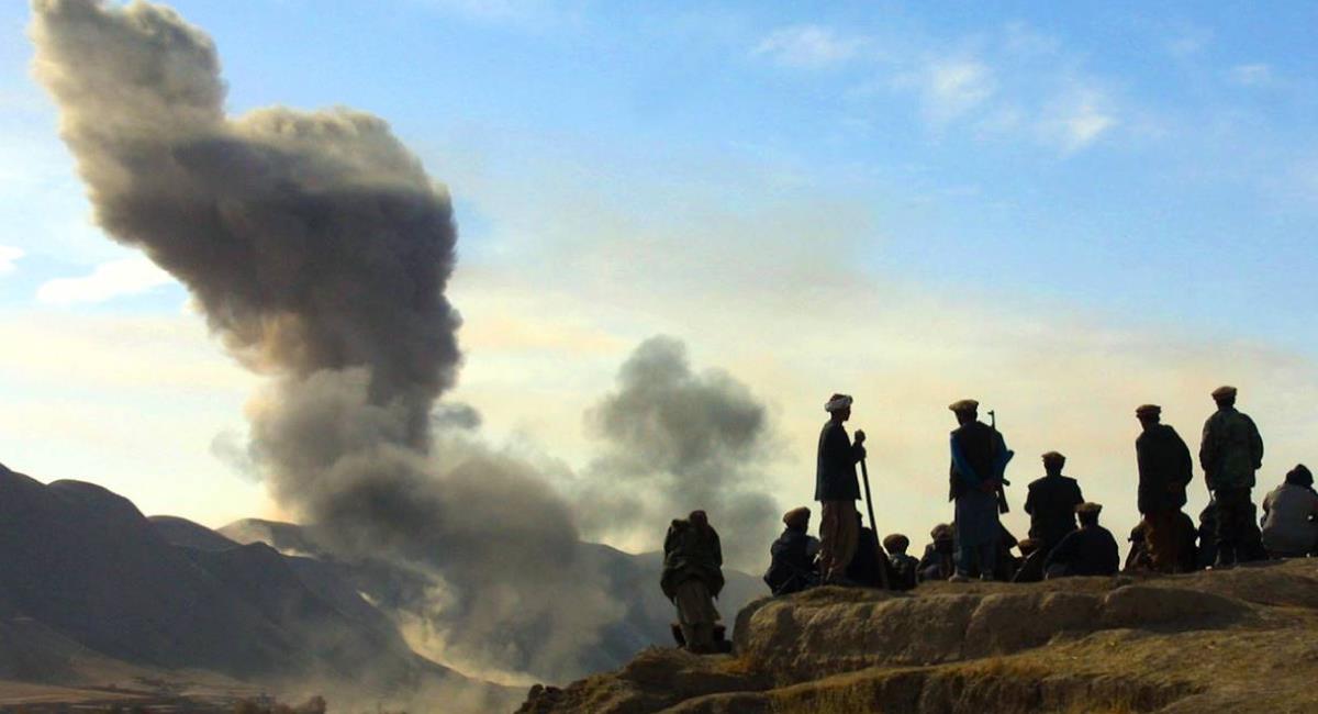 Estados Unidos bombardea objetivos del grupo Estado Islámico en Afganistán. Foto: Twitter @NocheInfinito