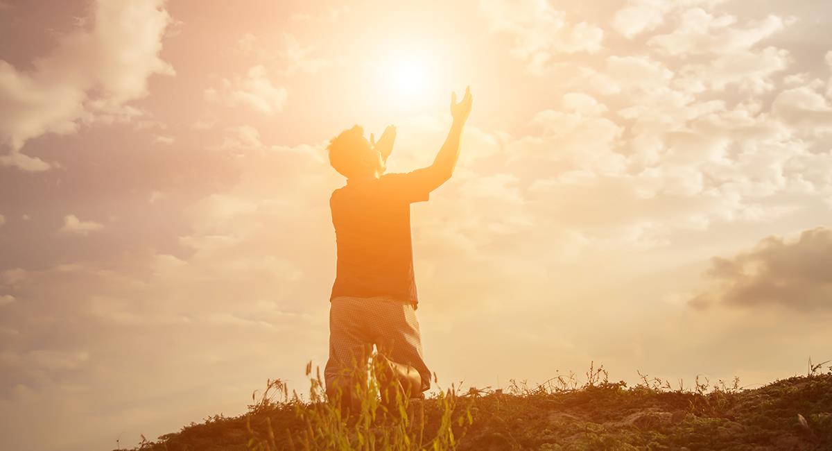 Oración de hoy: pide protección contra todas las maldades que acechan tu vida. Foto: Shutterstock