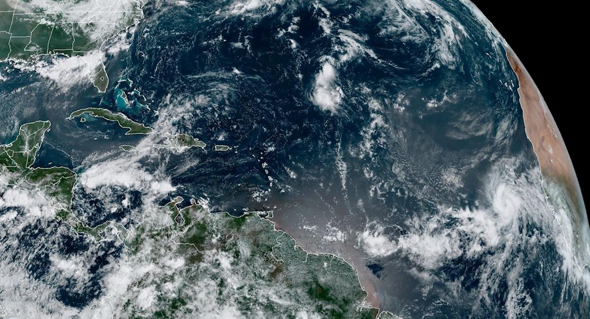 Tormenta Larry se convertirá en huracán en las próximas horas. Foto: EFE