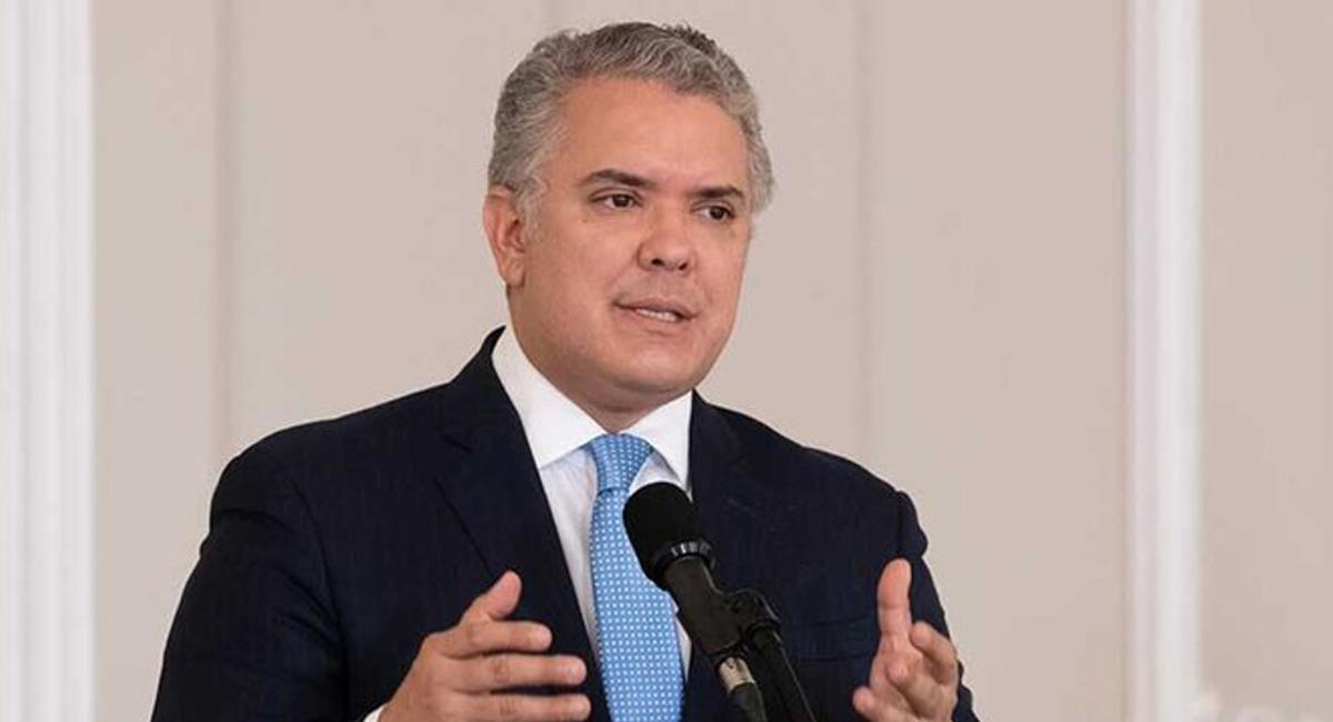 La imagen favorable del expresidente cada mes alcanza registros más bajos entre los colombianos. Foto: Twitter @SaiderMarin