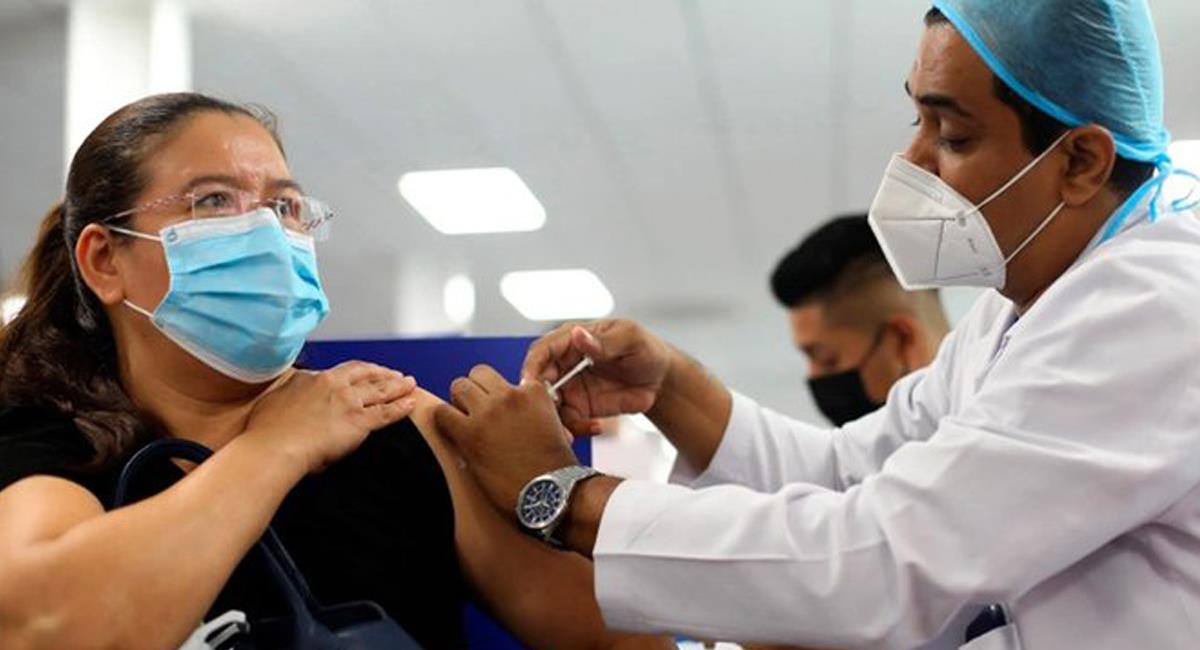 Colombia autorizó terceras dosis de vacunas COVID-19 para personas con enfermedades inmunosupresoras. Foto: Twitter @EnterateMexico