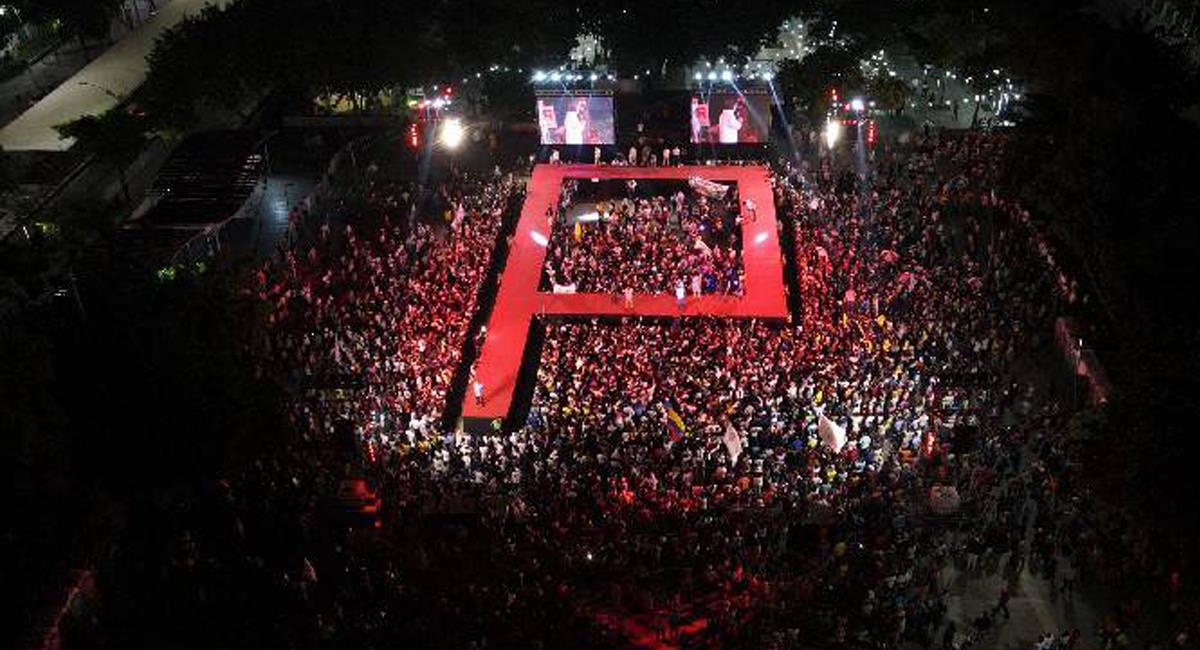 Con masiva asistencia en Barranquilla, seguidores del Pacto Histórico apoyaron la presentación del movimiento. Foto: Twitter @petrogustavo