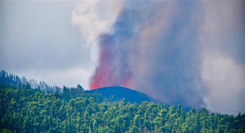 Más de 5.000 evacuados por erupción volcánica en La Palma