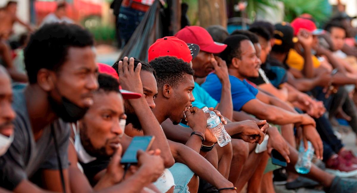 Miles de haitianos continúan esperando su paso de Colombia hacia Panamá. Foto: EFE