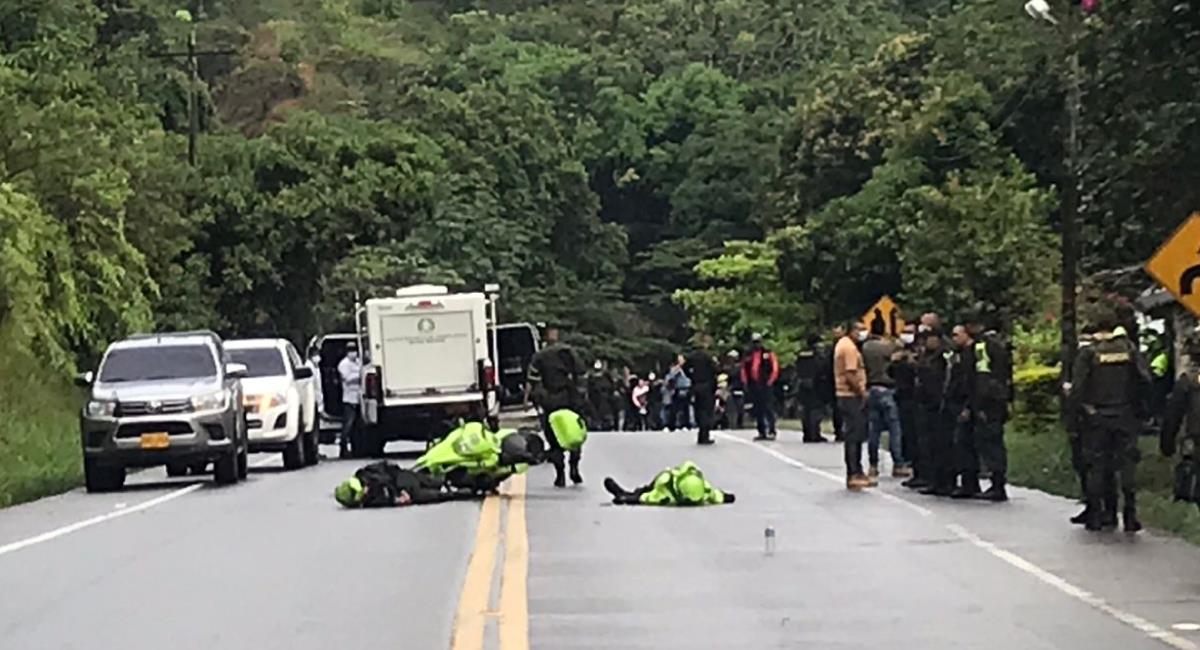 En el norte del Cauca vía panamericana fueron asesinados dos policías. Foto: Twitter