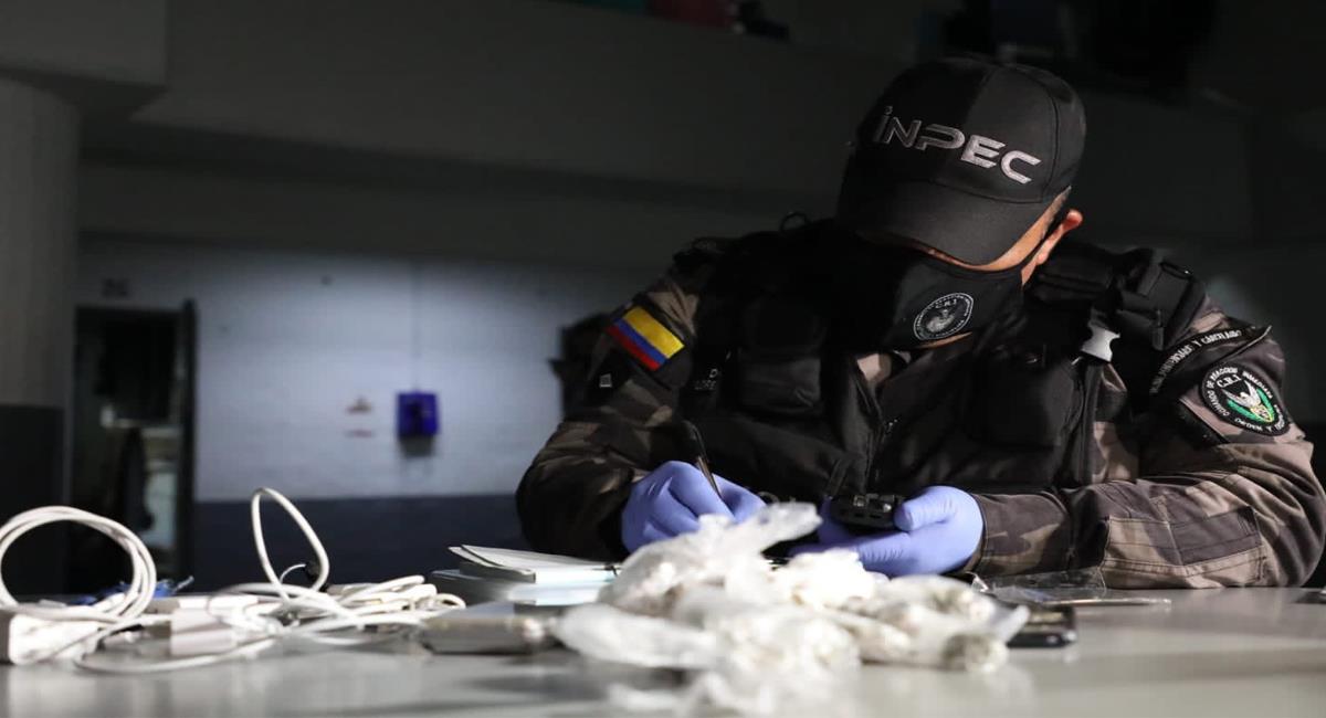 1.500 efectivos del INPEC intervinieron en un operativo nacional que buscaba decomisar objetos prohibidos. Foto: Twitter @INPEC_Colombia