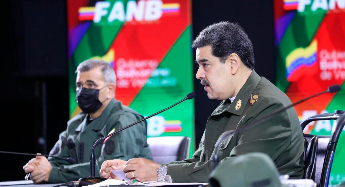 La información fue dada durante un encuentro con jefes militares de la FANB. Foto: EFE