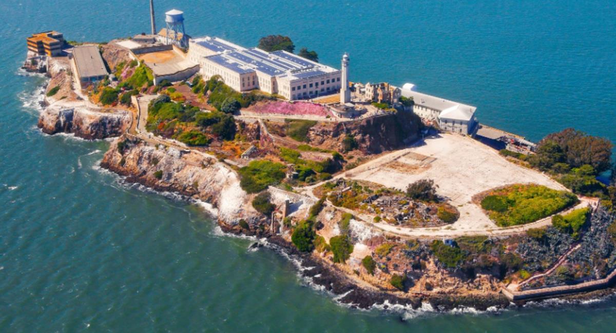 La prisión de Alcatraz, es una las cárceles más famosas del siglo XIX. Foto: Twitter @MadAnter