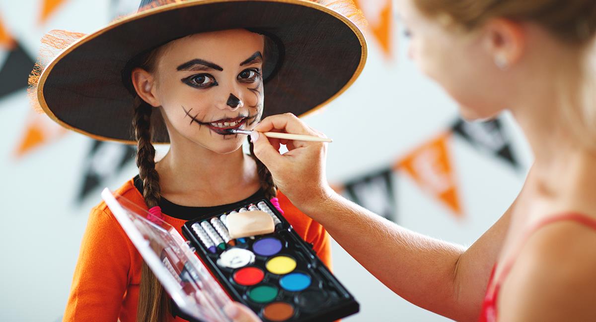 Consejos para Halloween: así debes cuidar tu piel si piensas maquillar tu rostro. Foto: Shutterstock