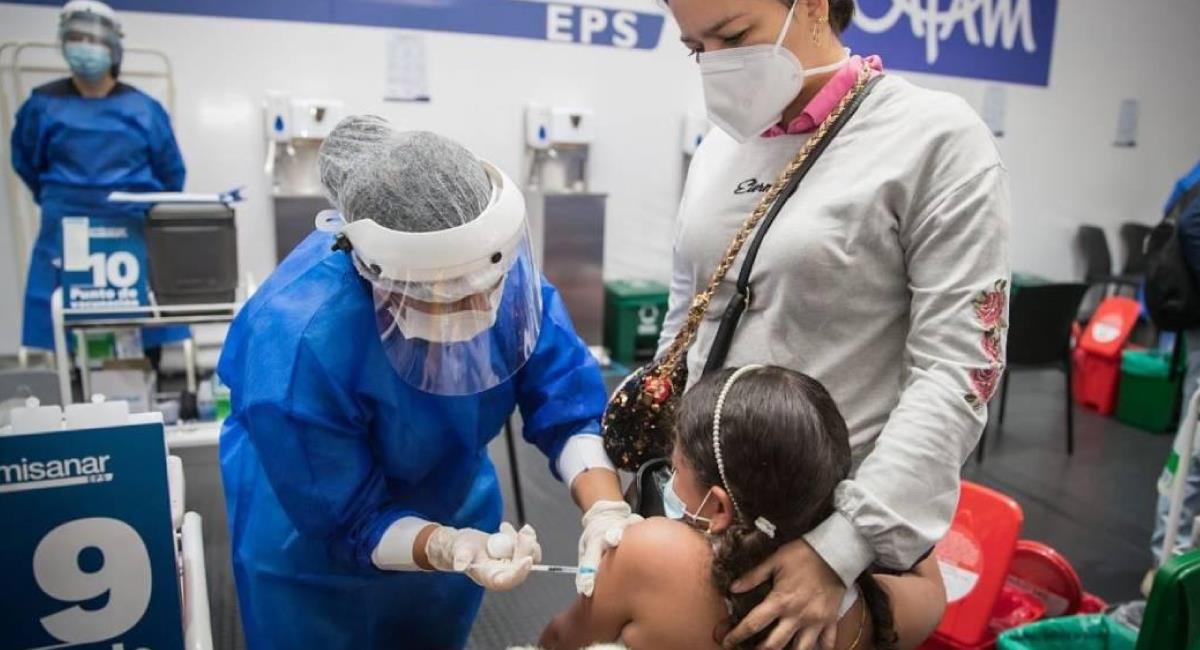 Niños y niñas de 3 a 11 años ya se pueden vacunar contra COVID-19. Foto: Twitter @Bogota