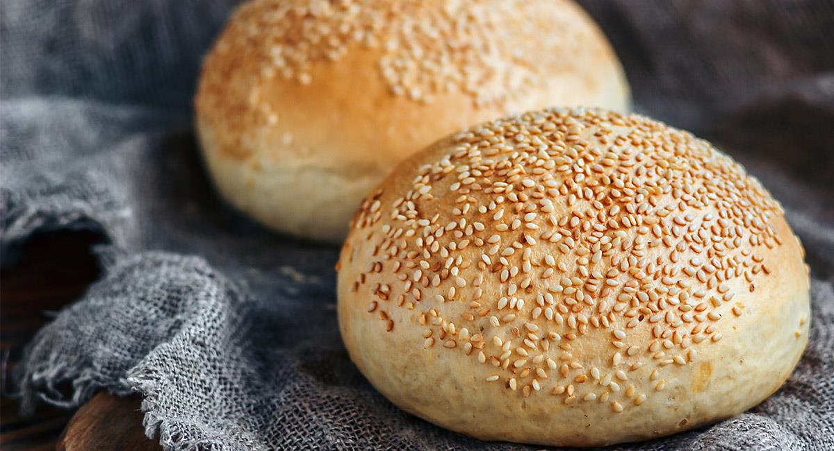 Sorprende a los que amas con un delicioso pan de hamburguesa. Foto: Shutterstock