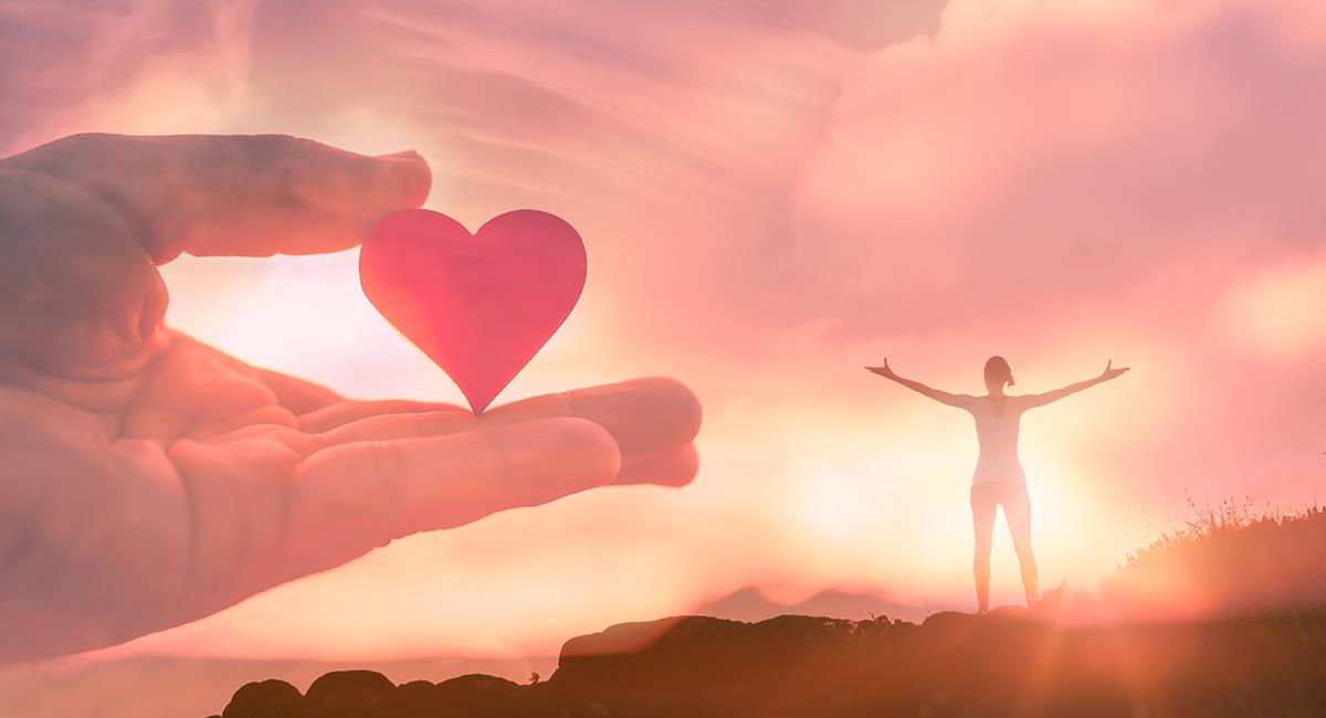 Una hermosa oración para pedir éxito en tu vida amorosa. Foto: Shutterstock