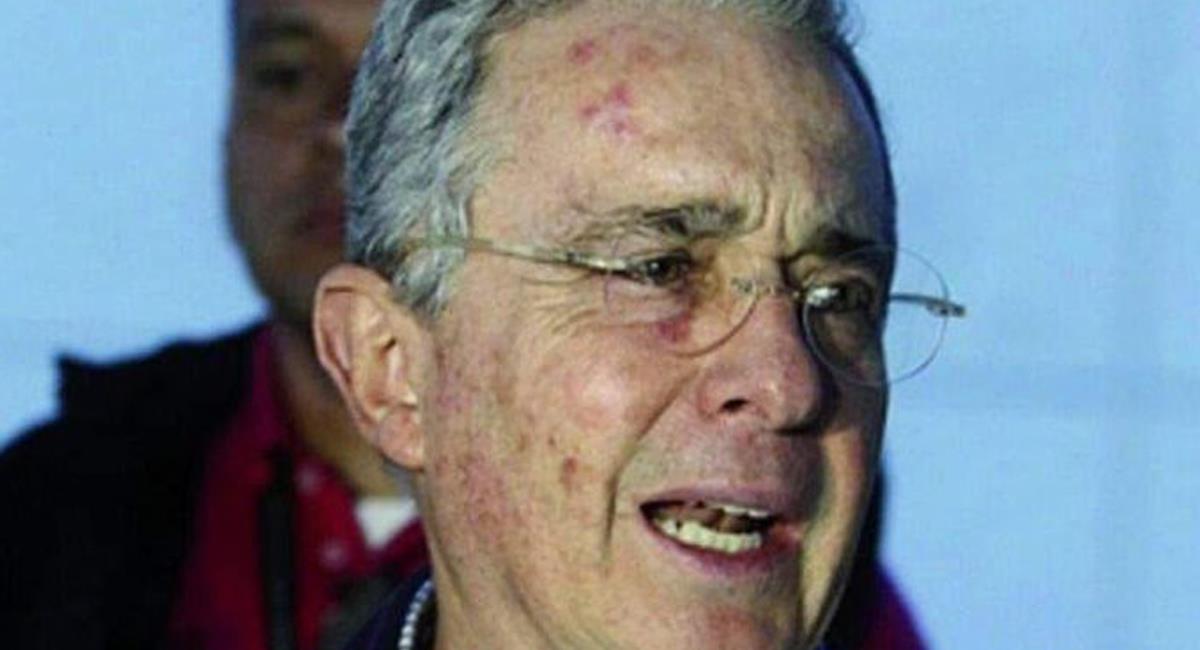 Álvaro Uribe Vélez renunció al Congreso debido a los procesos judiciales existentes en su contra. Foto: Twitter @MV_Eng