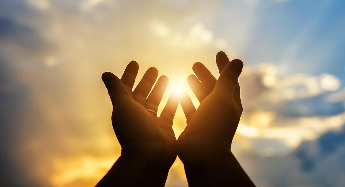 Reza esta poderosa oración para pedir por las personas más necesitadas. Foto: Shutterstock