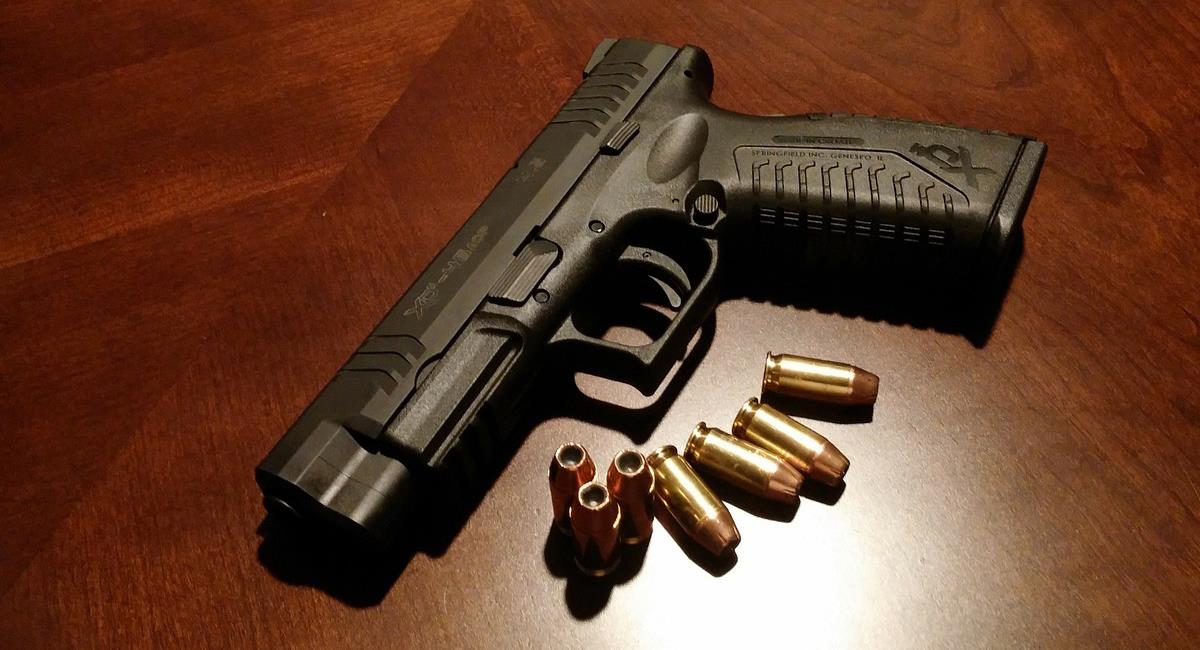 Un hombre de 86 accionó su arma contra dos delincuentes que quería asaltar su casa. Foto: Pixabay