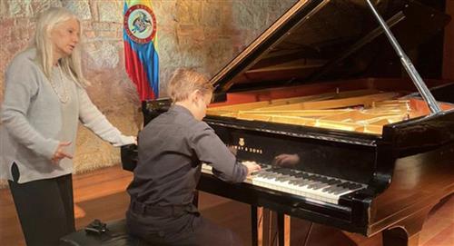 Francisco Cruz, un pequeño pianista colombiano que será uno de los más grandes