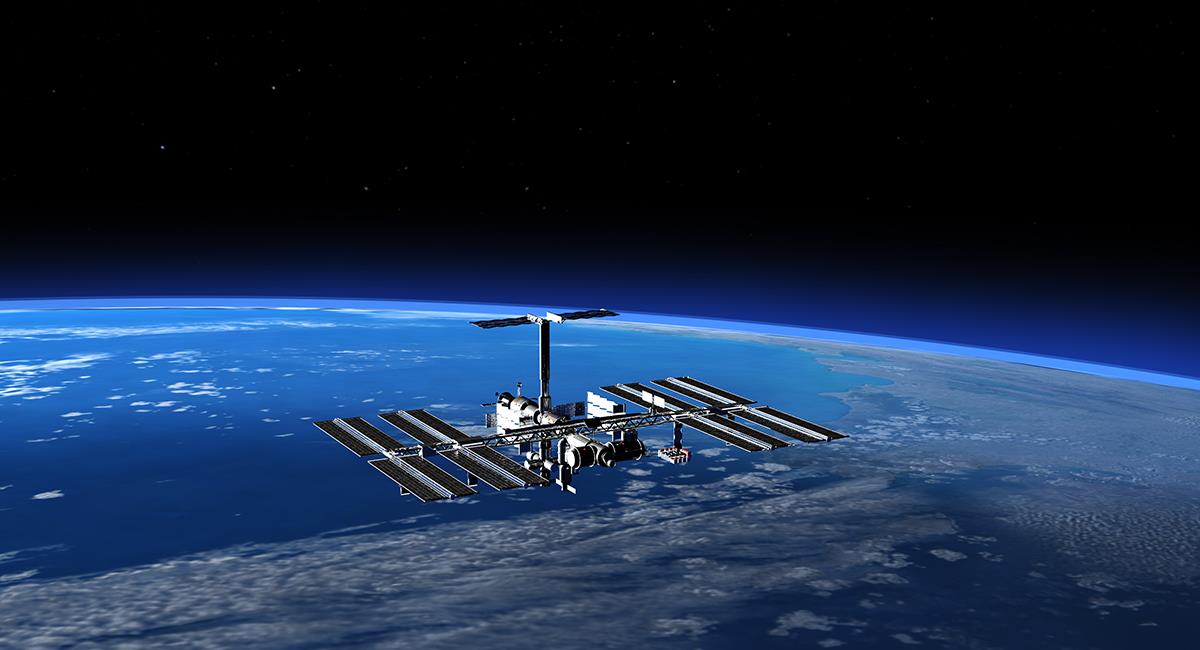 Aplazan caminata espacial por escombros cerca de la Estación Espacial Internacional. Foto: Shutterstock