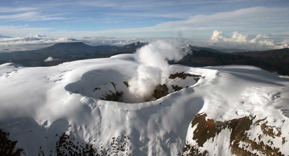 El volcán nevado del Ruiz podría hacer erupción con consecuencias peores que las presentadas en 1985. Foto: Twitter @sgcol