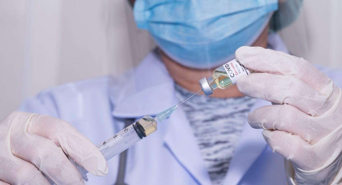 Los menores de 18 deberán presentar carné de vacunación desde el 28 de diciembre. Foto: Shutterstock