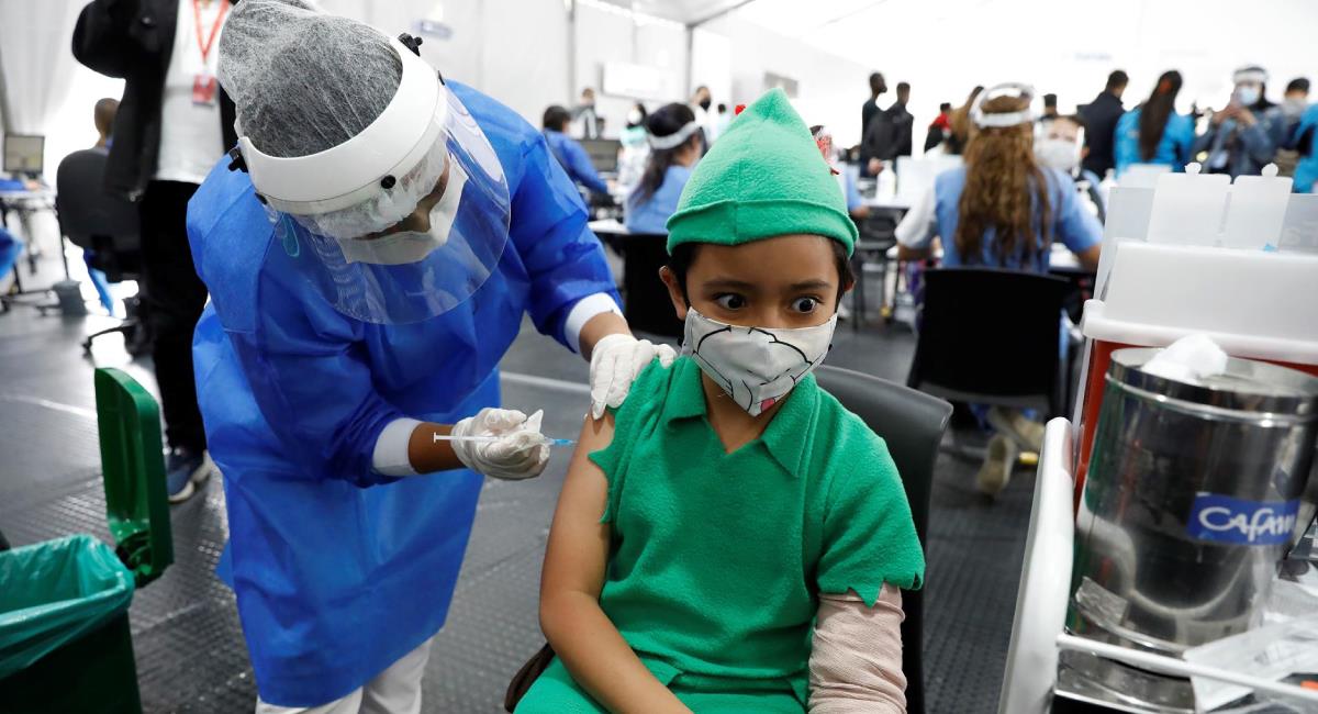 Ya se habían aplicado en Colombia un total de 58.590.490 dosis de la vacuna contra el covid-19. Foto: EFE