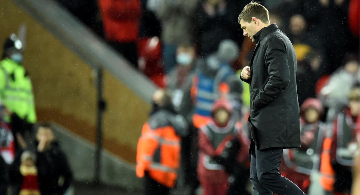 Gerrard regresó a Anfield, esta vez vestido como entrenador de Aston Villa. Foto: EFE